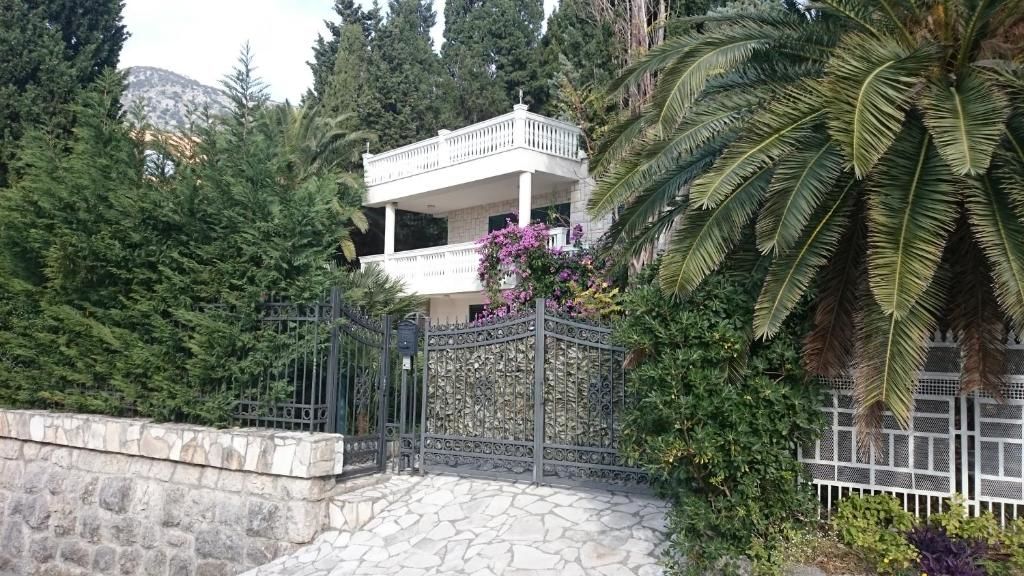 Апартаменты BG Villa, Apartment L Сутоморе